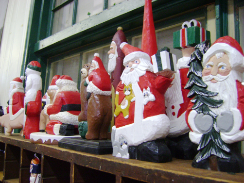 ranberry Corners Handcrafted Gifts | Santa Woodcarvings by Jim Clement